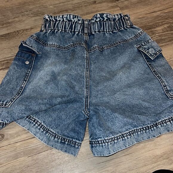 Jean shorts - Picture 2 of 3